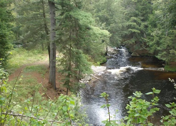 Dwight Riverside Inn