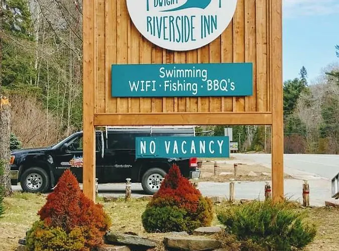 Dwight Riverside Inn