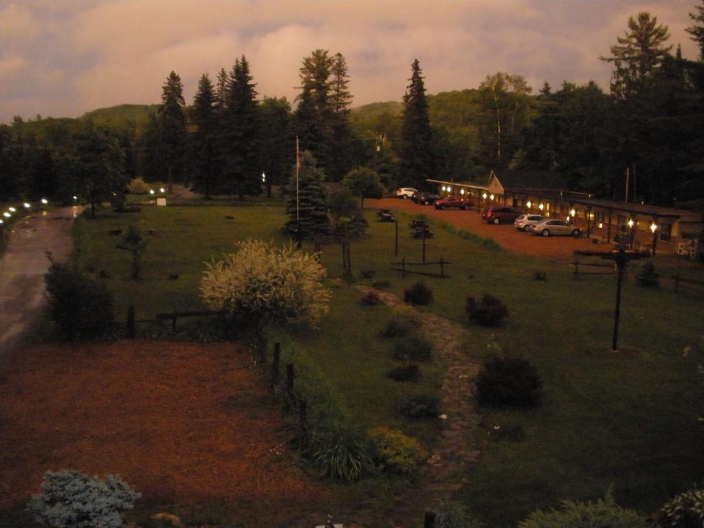 Dwight Riverside Inn