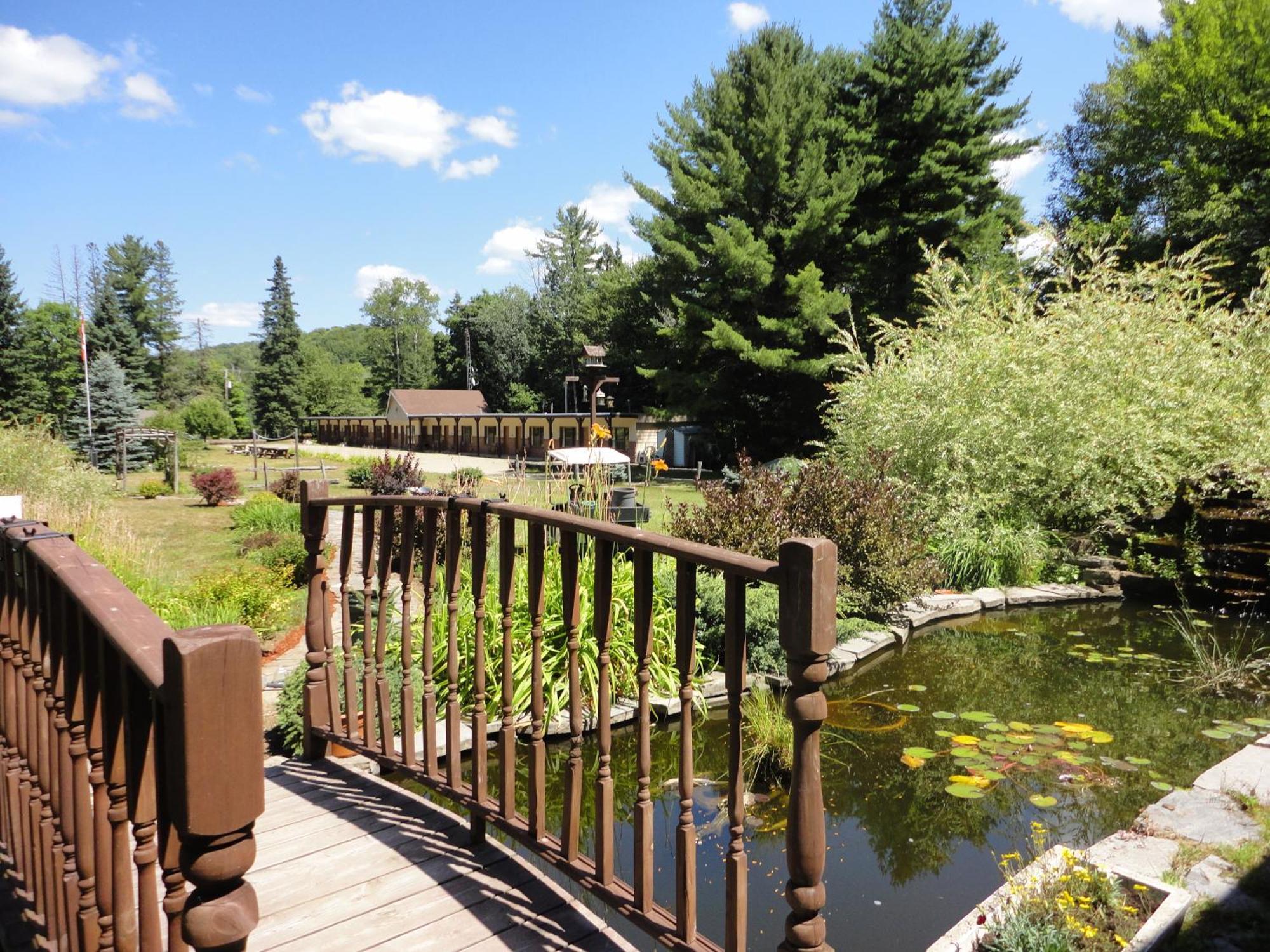 Dwight Riverside Inn *